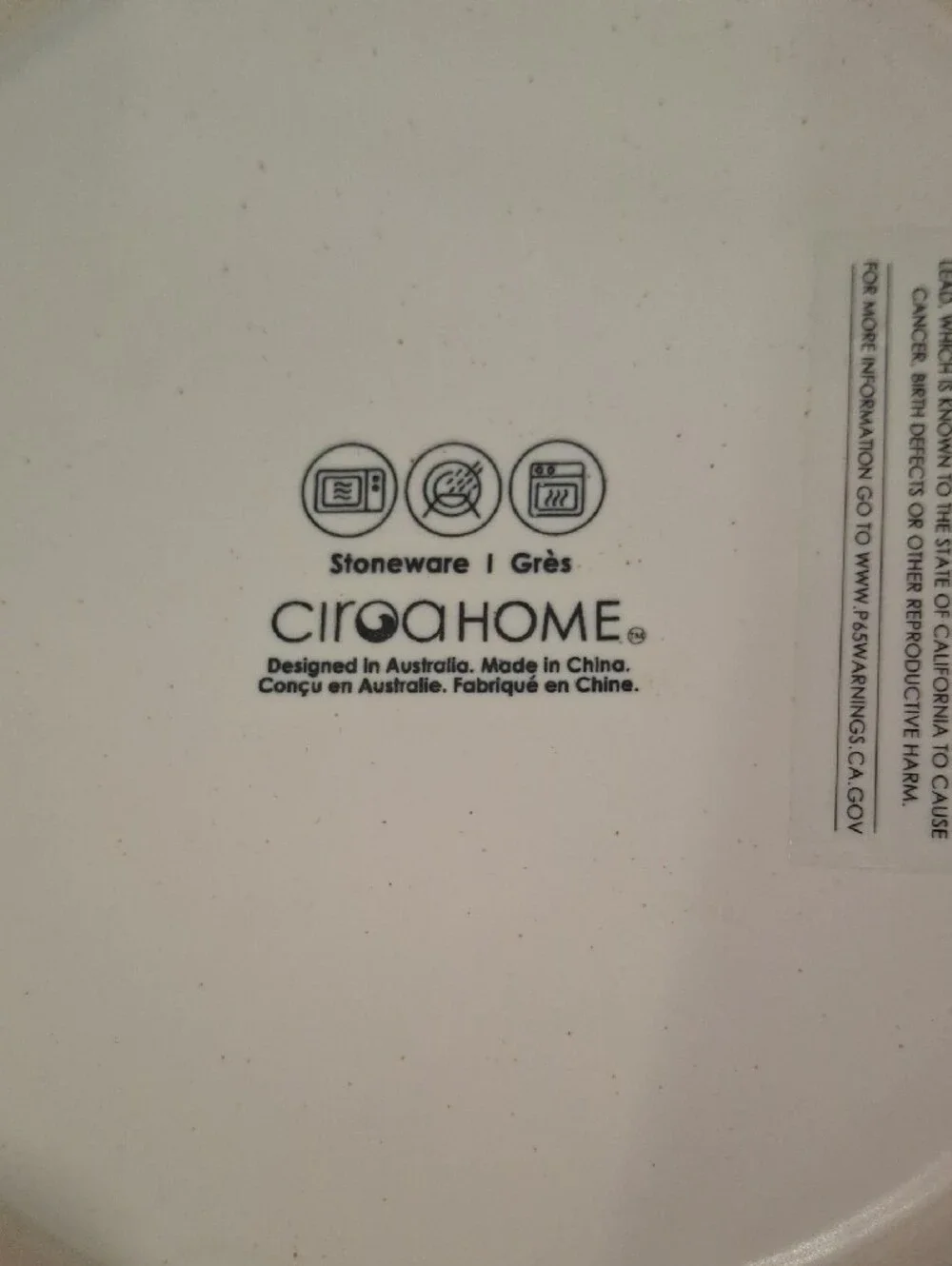 Ciroa White Ceramic Casserole with Fox Knob